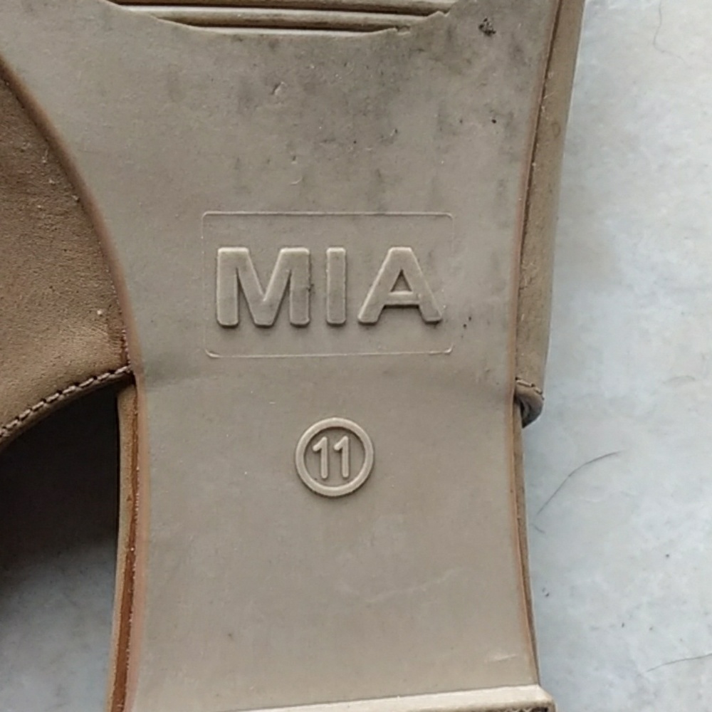 Flats - Picture 3 of 3